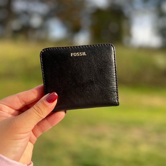 Mini Black Leather Fossil 3.5x4 Wallet Genuine Leather - Picture 1 of 4